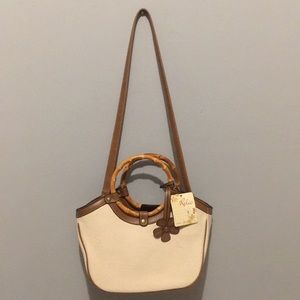 Relic handbag w/ wood handles